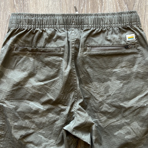 Size Small Grey Vuori Ripstop Camouflage Pants - Picture 9 of 10
